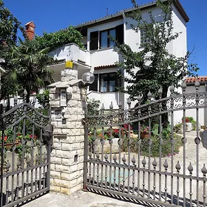 Mira , Medulin Kroatien